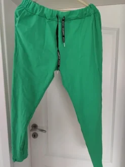 Hose mit seitlichen Taschen.. versende nur über Hermes Versand