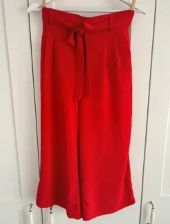 Hose/Culotte mit Schleife