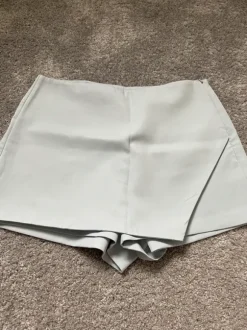 Hosenrock hellblau Gr. L Skort