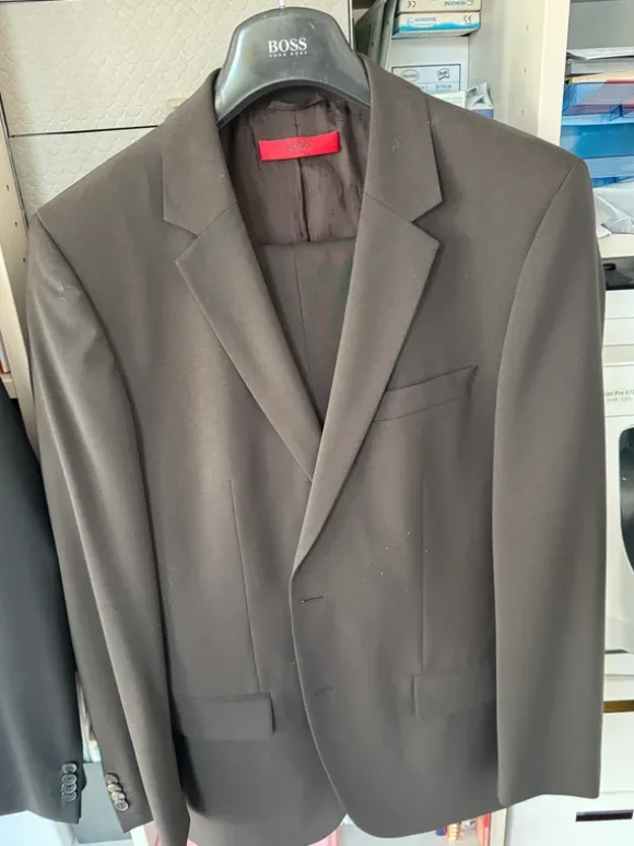 HUGO Boss Anzug in Trendfarbe braun