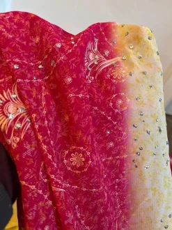 indischer, festlicher Sari in pink