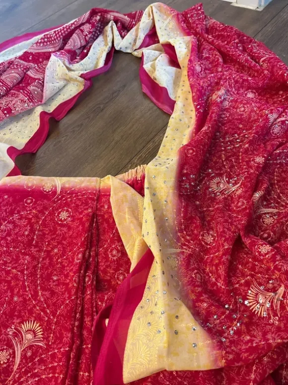 indischer, festlicher Sari in pink