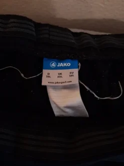 Jako schwarze Jogginghose