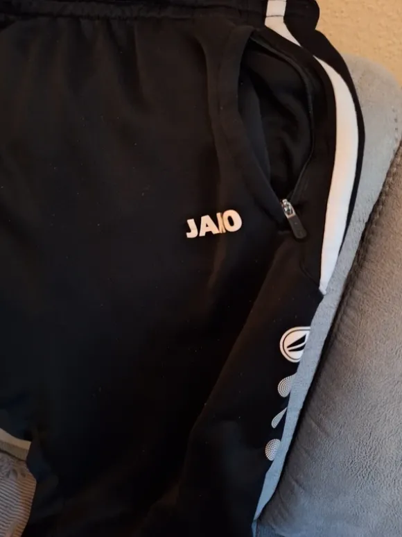 Jako schwarze Jogginghose