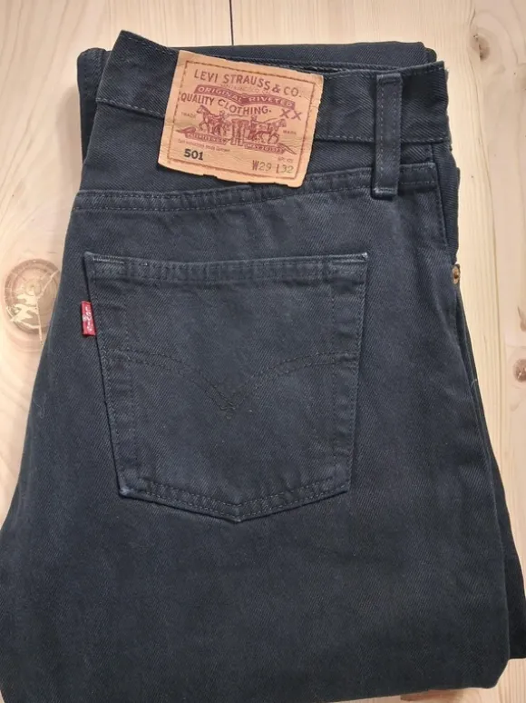 Jean Levi’s 501 noir W29 L32