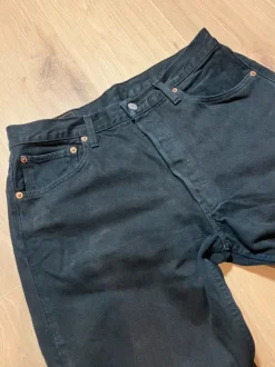 Jean Levi's noir 501 Vintage coupe droite