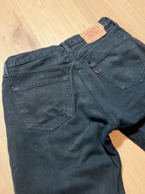 Jean Levi's noir 501 Vintage coupe droite