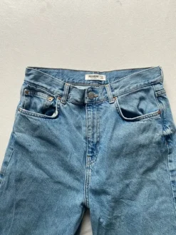 Jeans mit weitem Bein