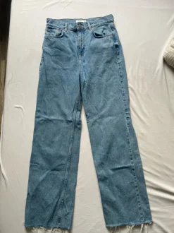 Jeans mit weitem Bein