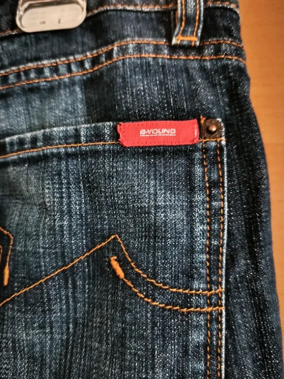 Jeans von B-Young