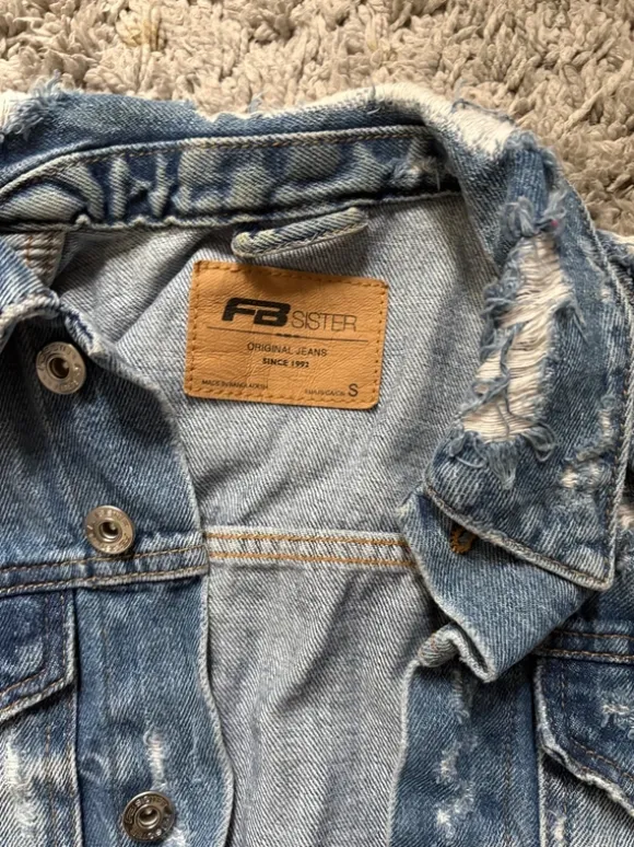 Jeansjacke destroyed Look blau Größe S coole Übergangsjacke