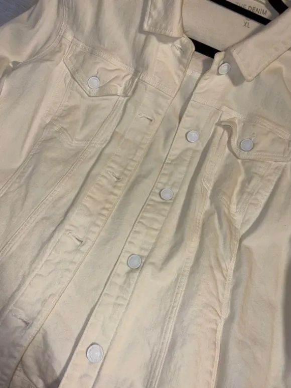 Jeansjacke in Creme