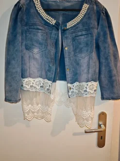 Jeansjacke mit Spitze