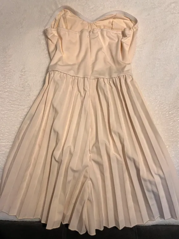 Jumpsuit mit Herzausschnitt Größe 36