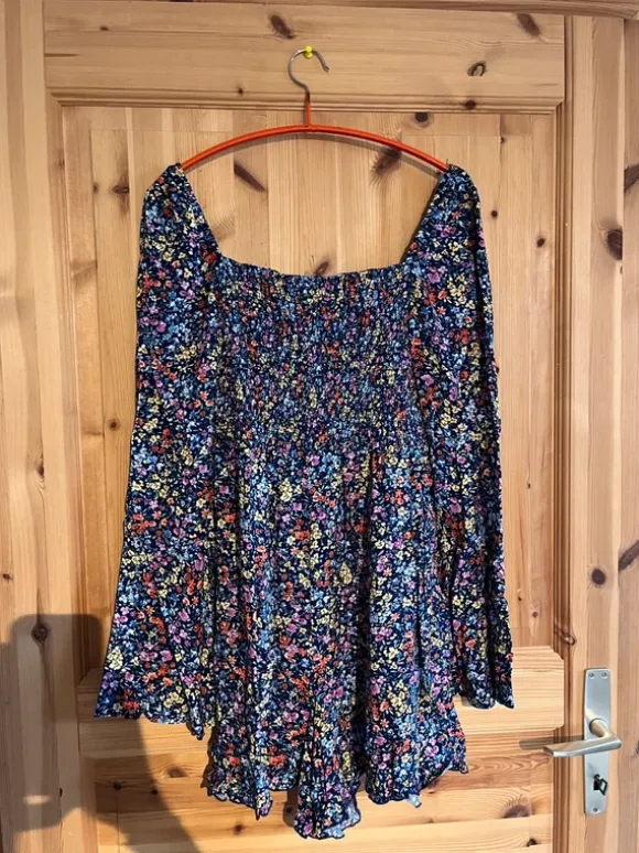 Jumpsuit mit langen Ärmeln
