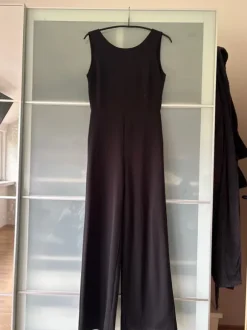 Jumpsuit mit Rückenausschnitt