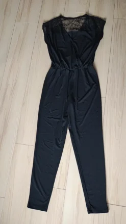Jumpsuit mit Spitze