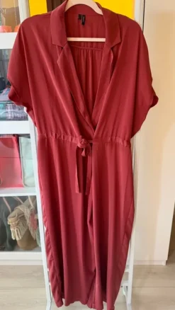 Jumpsuit von Vero Moda in Rostrot, Größe XL.