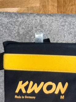 Kampfsport Set: Kwon Schienbeinschoner und Tiefschutz Größe M
