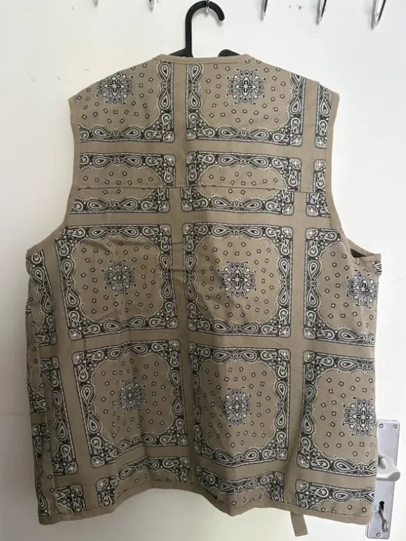 Karl Kani Utility Weste – Bandana Print – Größe L