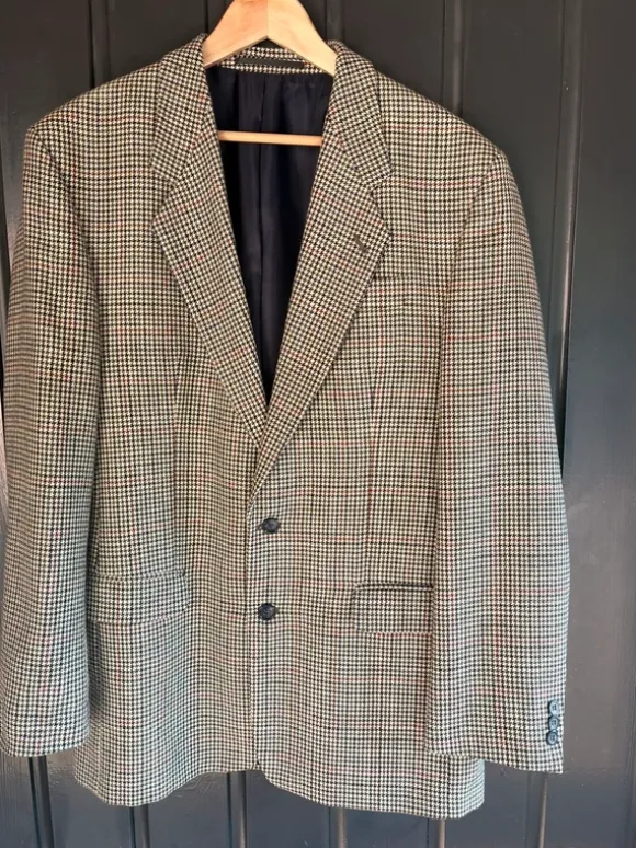 klassiek herencolbert met een pied-de-poule (houndstooth) patroon.