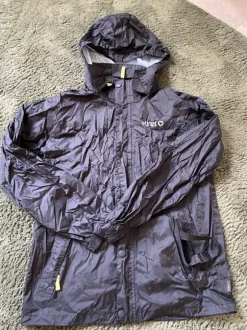 Klassische Regenjacke