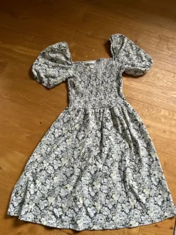 Kleid
