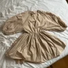 Kleid beige mit V-Ausschnitt