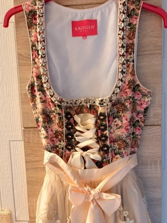 Krüger Blumendirndl