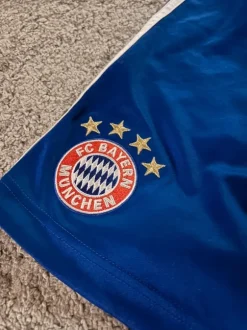 Kurze Adidas Hose