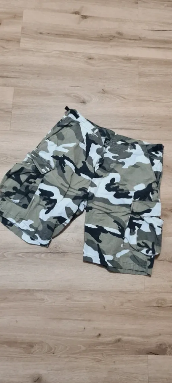 Kurze Bundeswehrhose