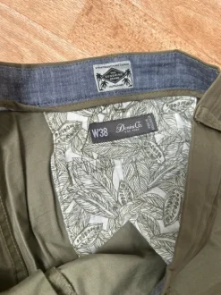 Kurze Chino