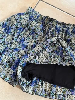 Kurze Hose Blümchen