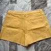 kurze Jeans