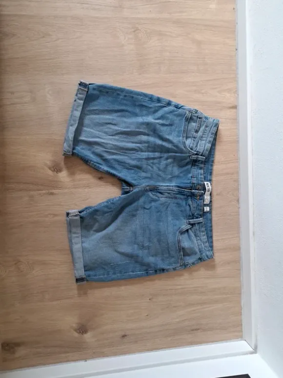 Kurze Jeanshose von "indicode"