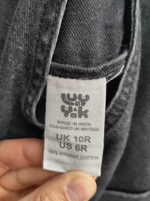 Kurze Jeanslatzhose