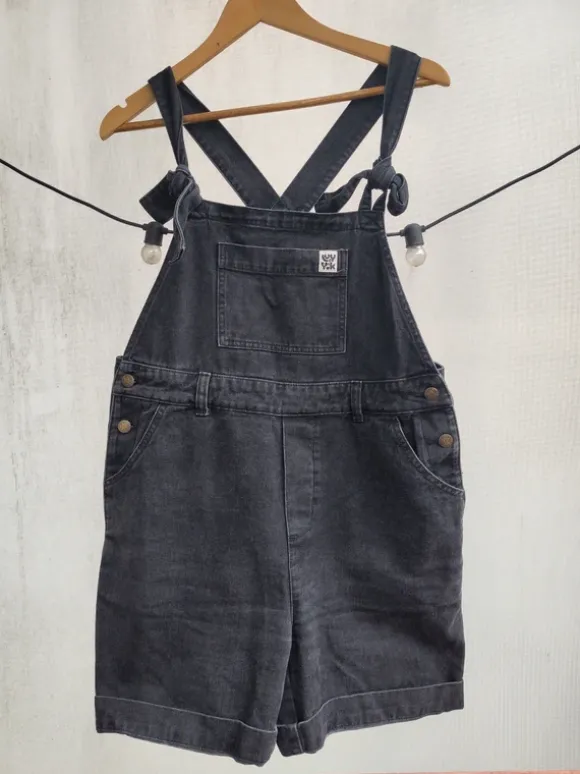 Kurze Jeanslatzhose