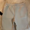 Kurze Jogginghose beige