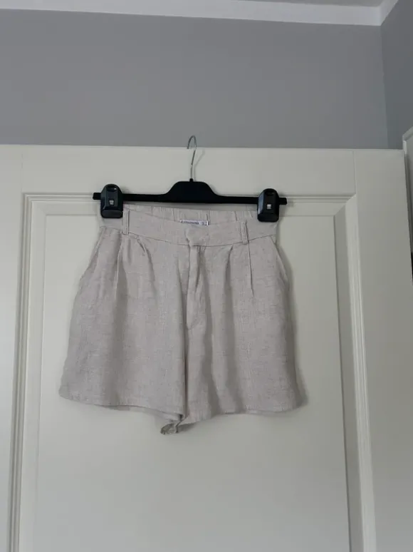 Kurze Leinenhose, Stradivarius