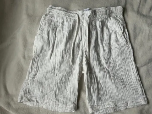 Kurze Leinenhose weiß