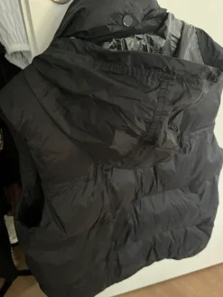 Kurze, Ärmellose Jacke schwarz