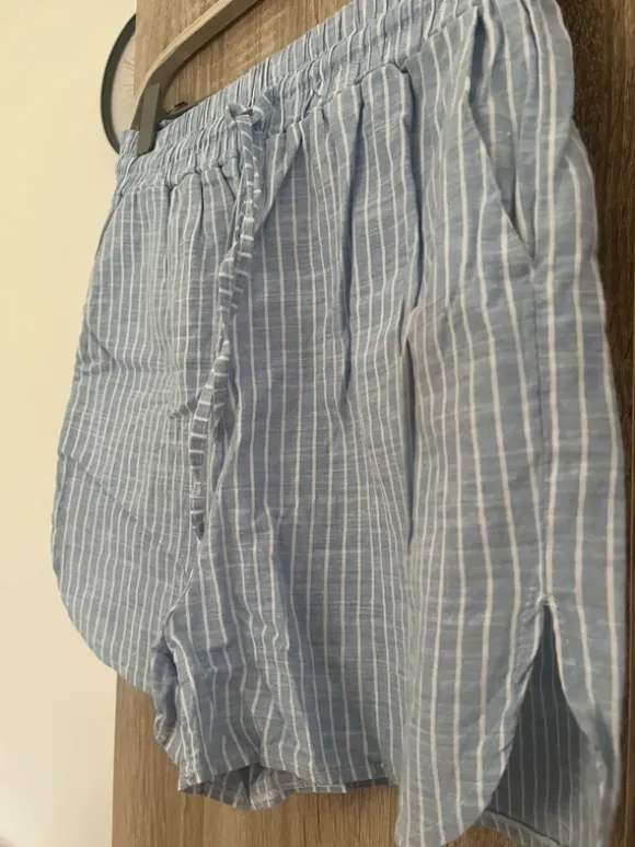 Kurze Shorts
