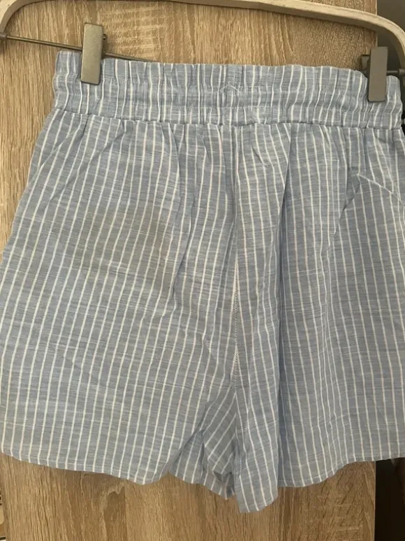 Kurze Shorts
