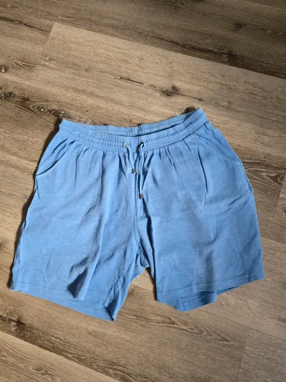 kurze Stoffhose