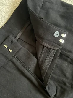 Kurze Stoffhose
