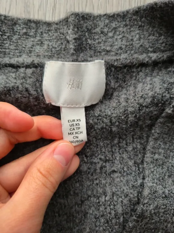 Kurzer gestrickter Cardigan von H&M