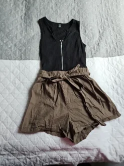 Kurzer Jumpsuit Gr. M
