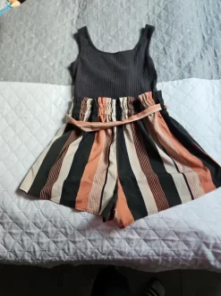 Kurzer Jumpsuit Gr. M