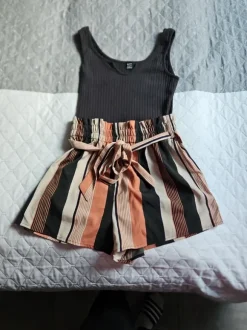 Kurzer Jumpsuit Gr. M