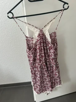 Kurzer Jumpsuite mit Spitze pink H&M Gr. 34